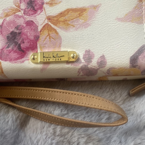 Nicole Miller Wallet with strap - Picture 8 of 11